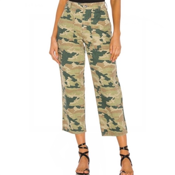 NEW FREE PEOPLE REVOLVE GREEN CAMO CROPPED PANTS - Picture 1 of 10